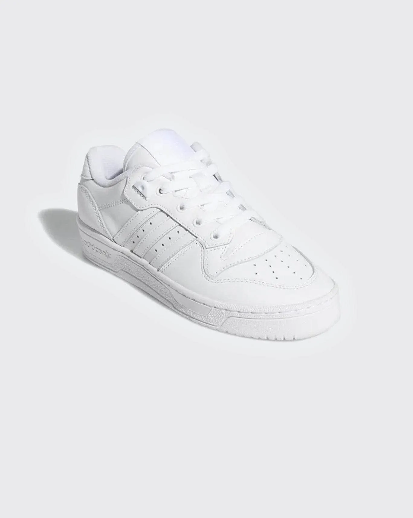 adidas women's low-top sneakers