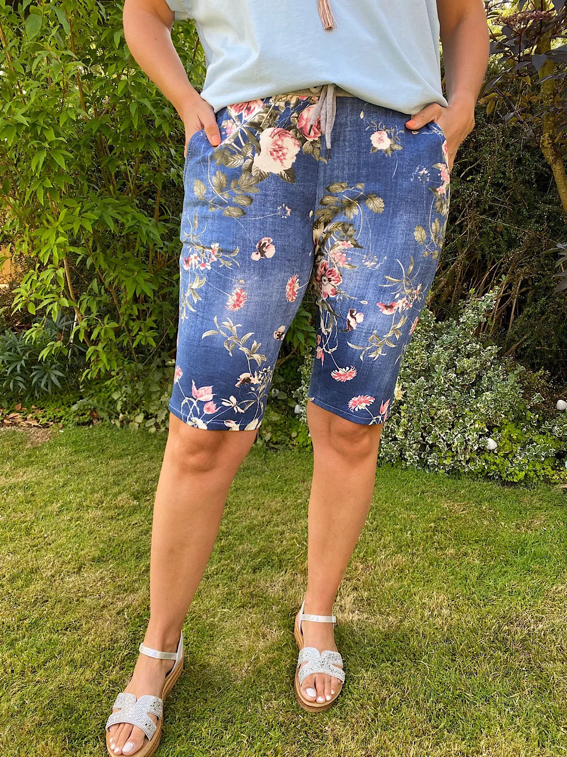 Printed Floral Jogger Shorts Trinny