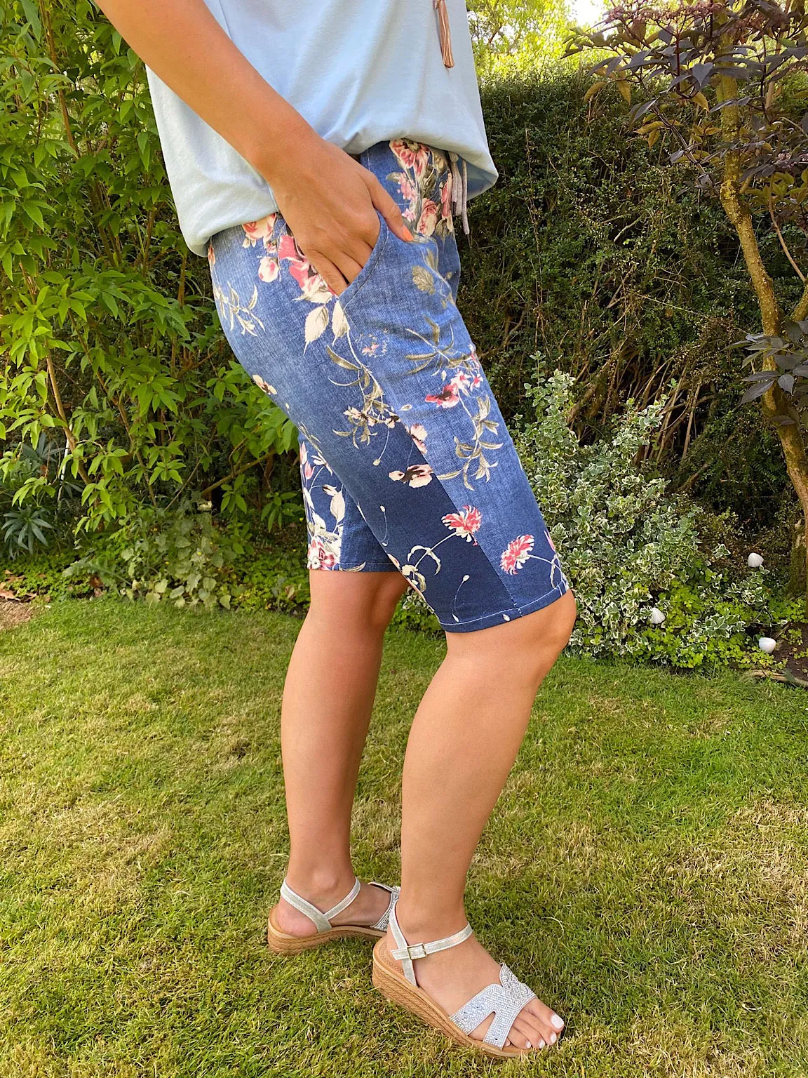 Printed Floral Jogger Shorts Trinny