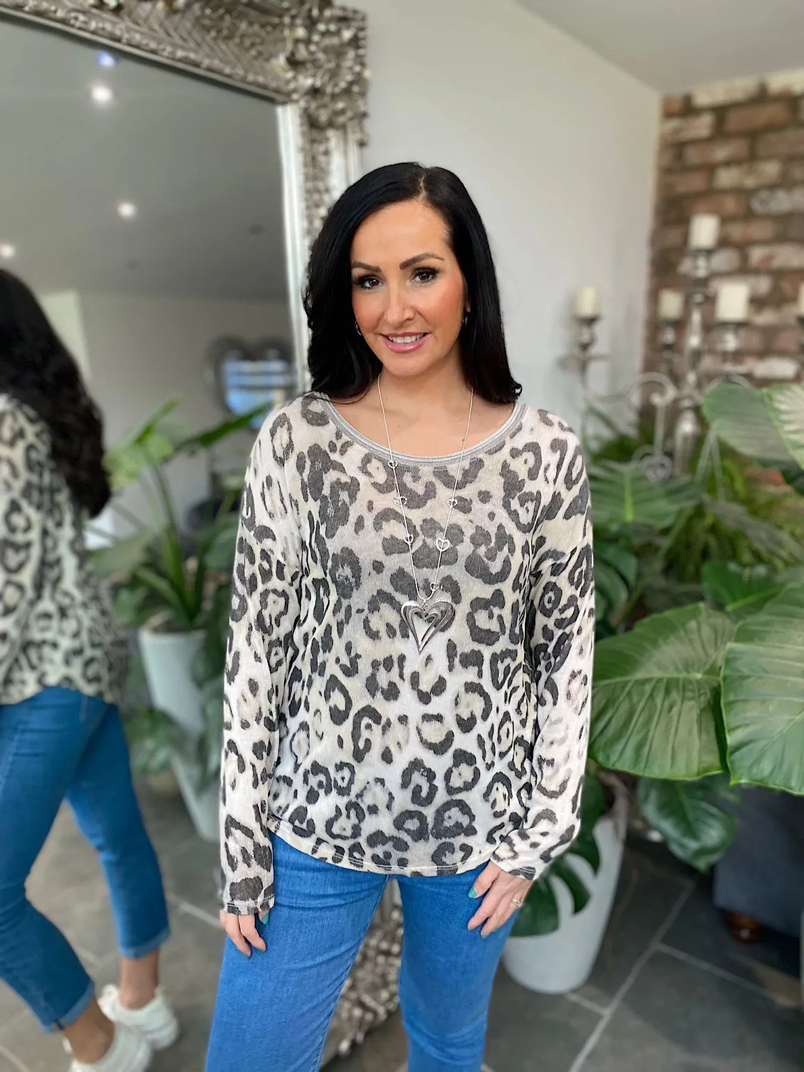 Stone Leopard Shimmer Top Evie, scoop neck