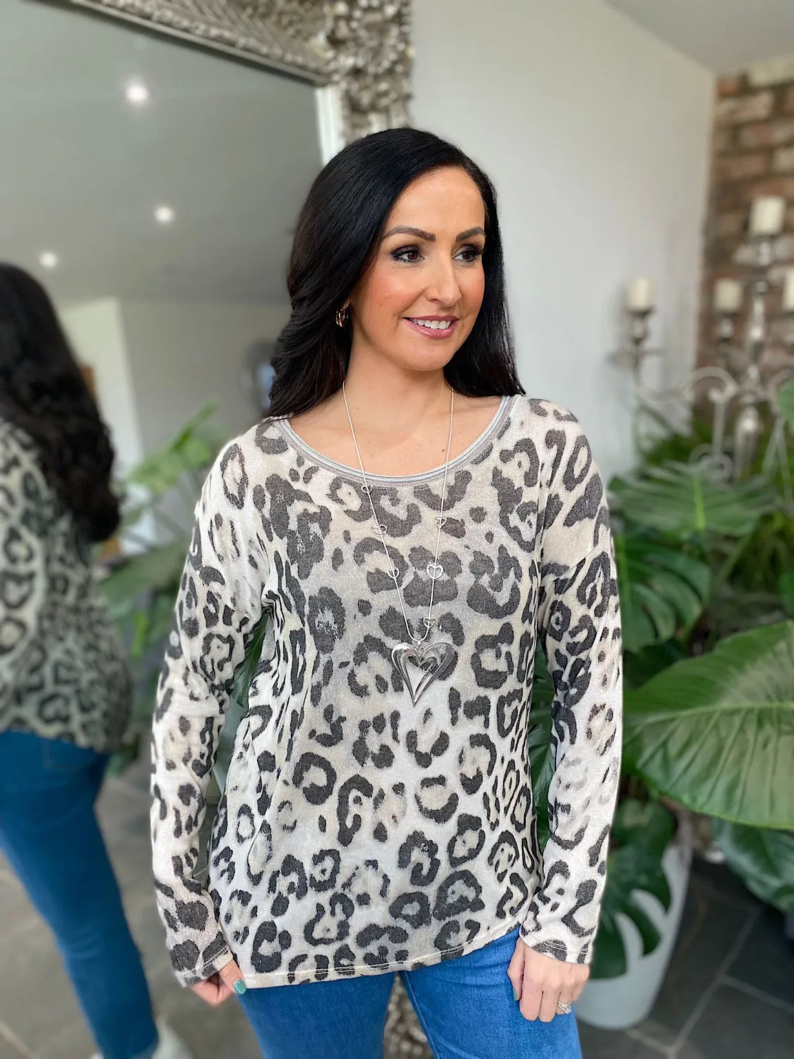 Stone Leopard Shimmer Top Evie, scoop neck